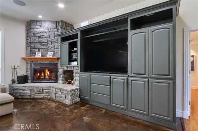 Ahwahnee, California, 93601, United States, 5 Bedrooms Bedrooms, ,4 BathroomsBathrooms,Residential,For Sale,1979004