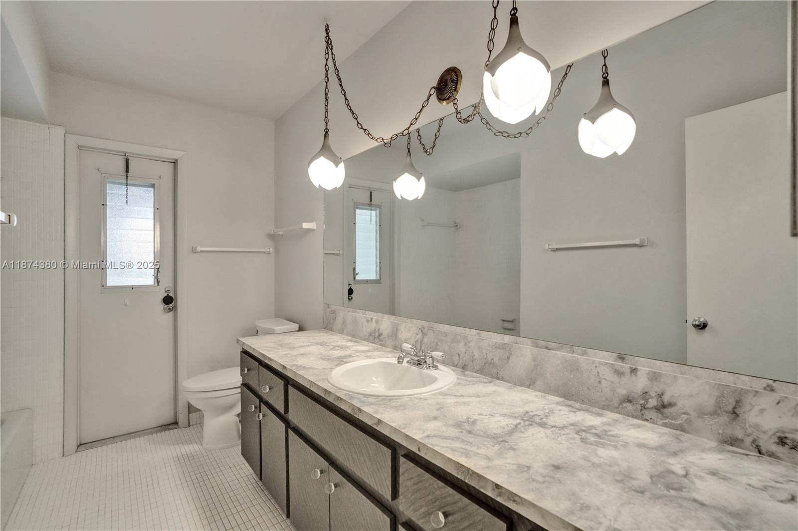 Cutler Bay, Florida, 33189, United States, 3 Bedrooms Bedrooms, ,2 BathroomsBathrooms,Residential,For Sale,1941655
