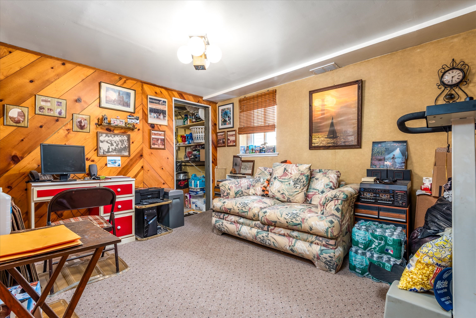 Howard Beach, New York, 11414, United States, 4 Bedrooms Bedrooms, ,2 BathroomsBathrooms,Residential,For Sale,1916184