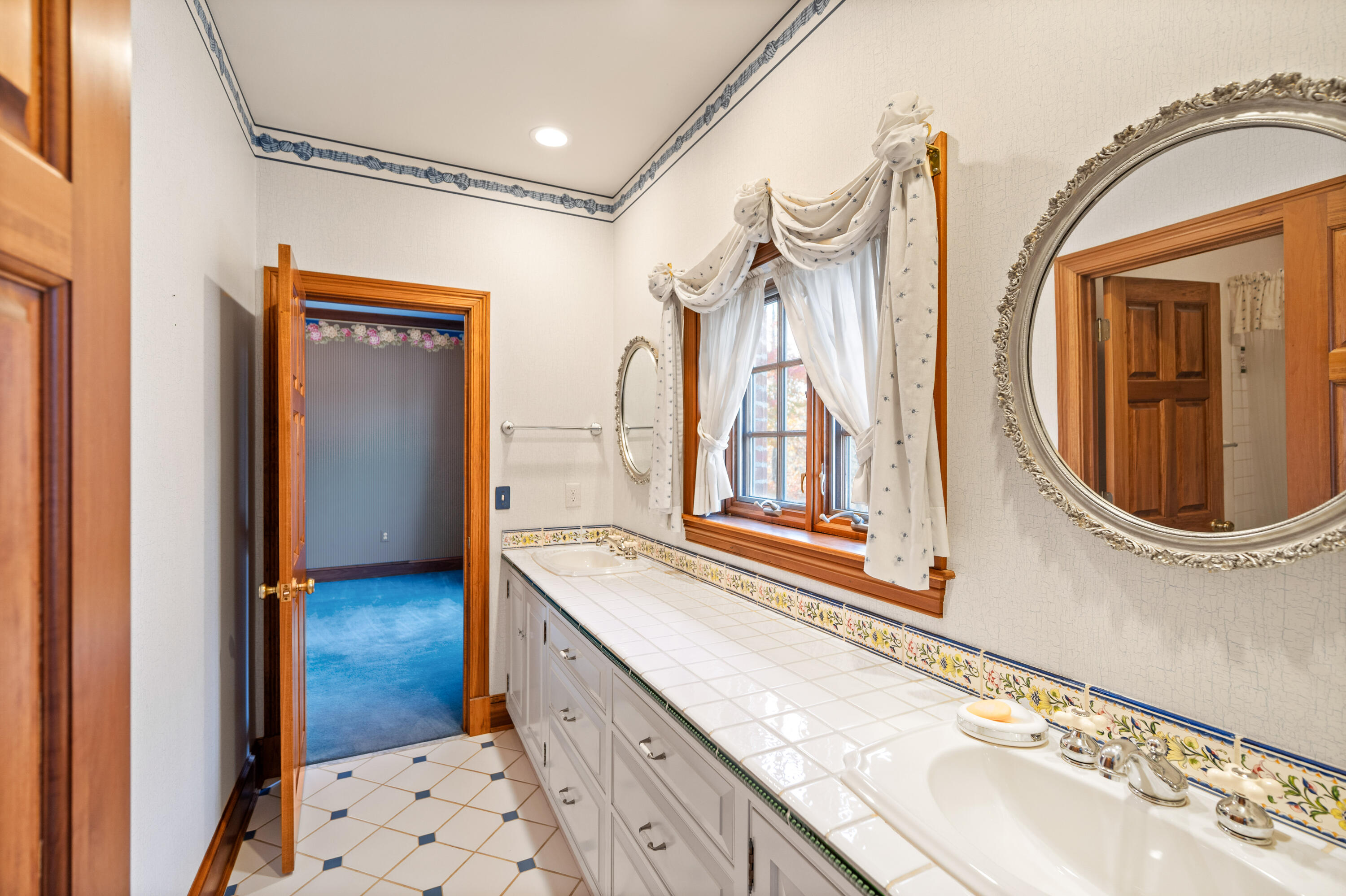 Union, Kentucky, 41091, United States, 6 Bedrooms Bedrooms, ,7 BathroomsBathrooms,Residential,For Sale,1997730