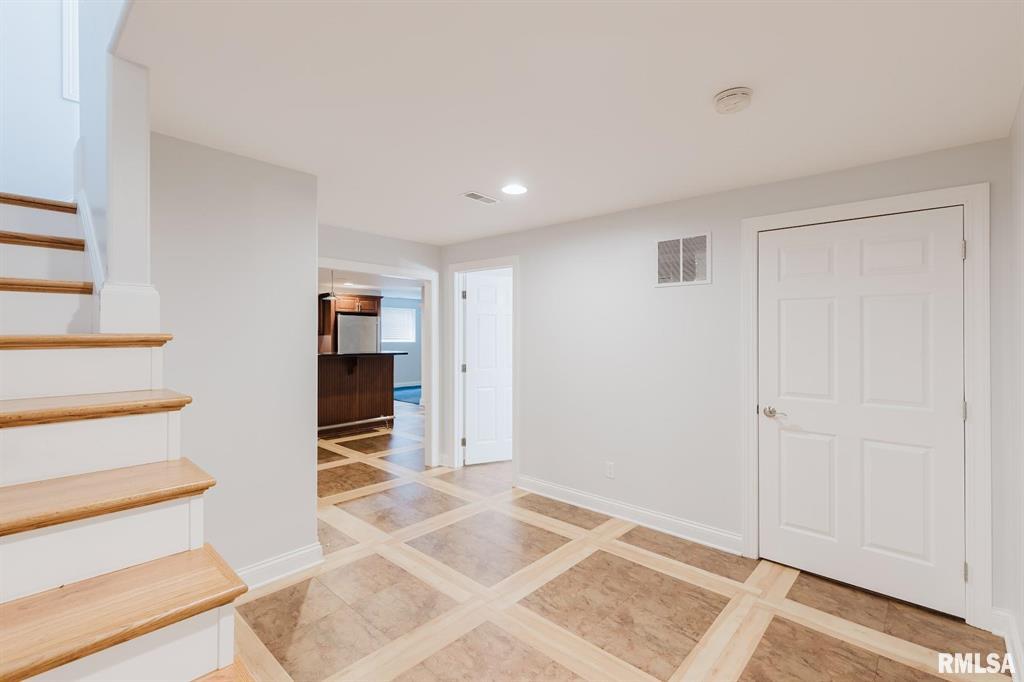 Bismarck, Illinois, 62959, United States, 5 Bedrooms Bedrooms, ,Residential,For Sale,1885319