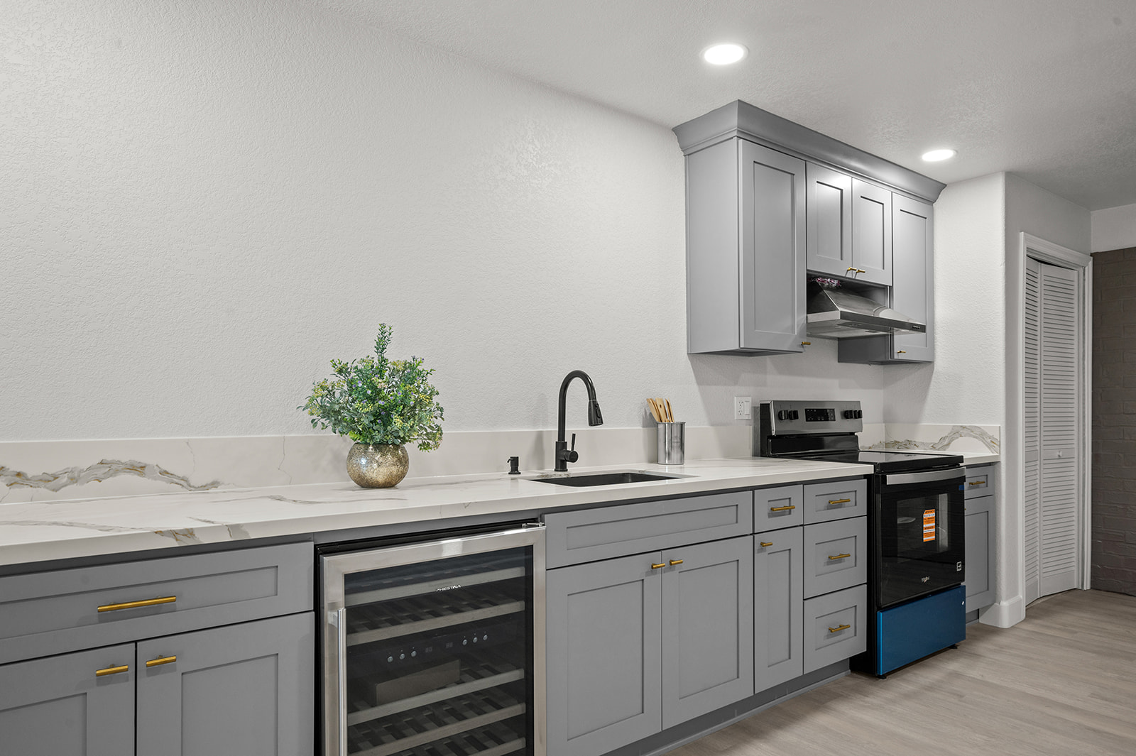 Menifee, California, 92587, United States, 5 Bedrooms Bedrooms, ,4 BathroomsBathrooms,Residential,For Sale,1986088