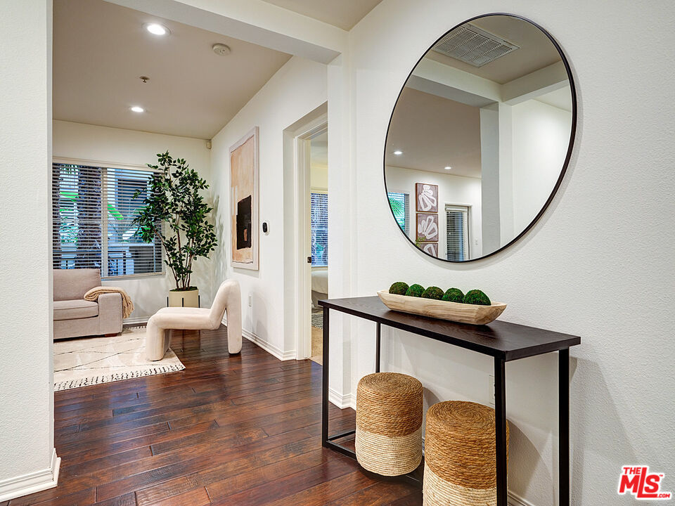 Playa Vista, California, 90094, United States, 2 Bedrooms Bedrooms, ,2 BathroomsBathrooms,Residential,For Sale,1917212