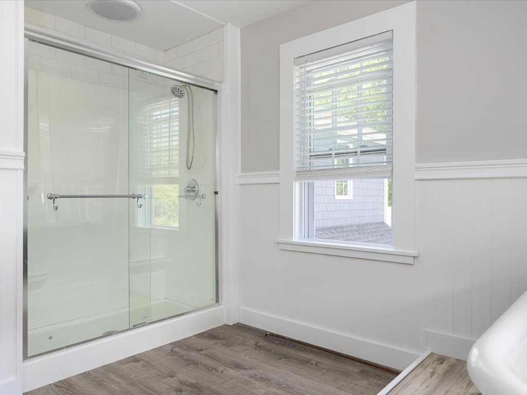 Westerly, Rhode Island, 02891, United States, 5 Bedrooms Bedrooms, ,4 BathroomsBathrooms,Residential,For Sale,1906613