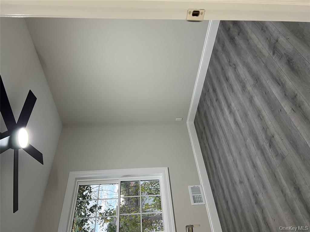 Central Islip, New York, 11722, United States, 3 Bedrooms Bedrooms, ,2 BathroomsBathrooms,Residential,For Sale,1971303