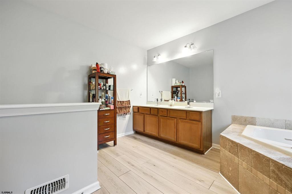 Egg Harbor TWP, New Jersey, 08234, United States, 5 Bedrooms Bedrooms, ,3 BathroomsBathrooms,Residential,For Sale,1931545