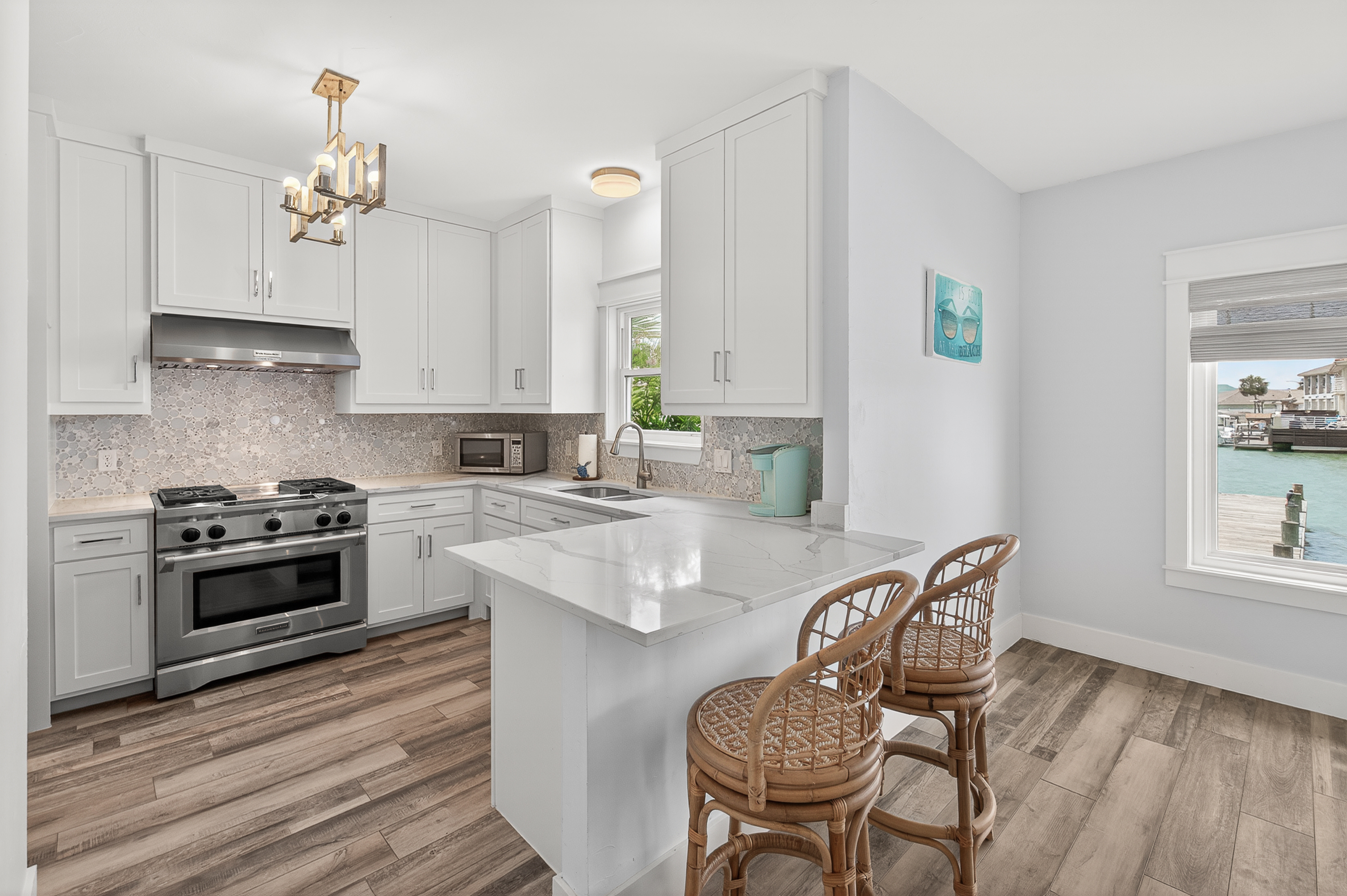  Canal-Front Estate in Island Moorings - 物件實景