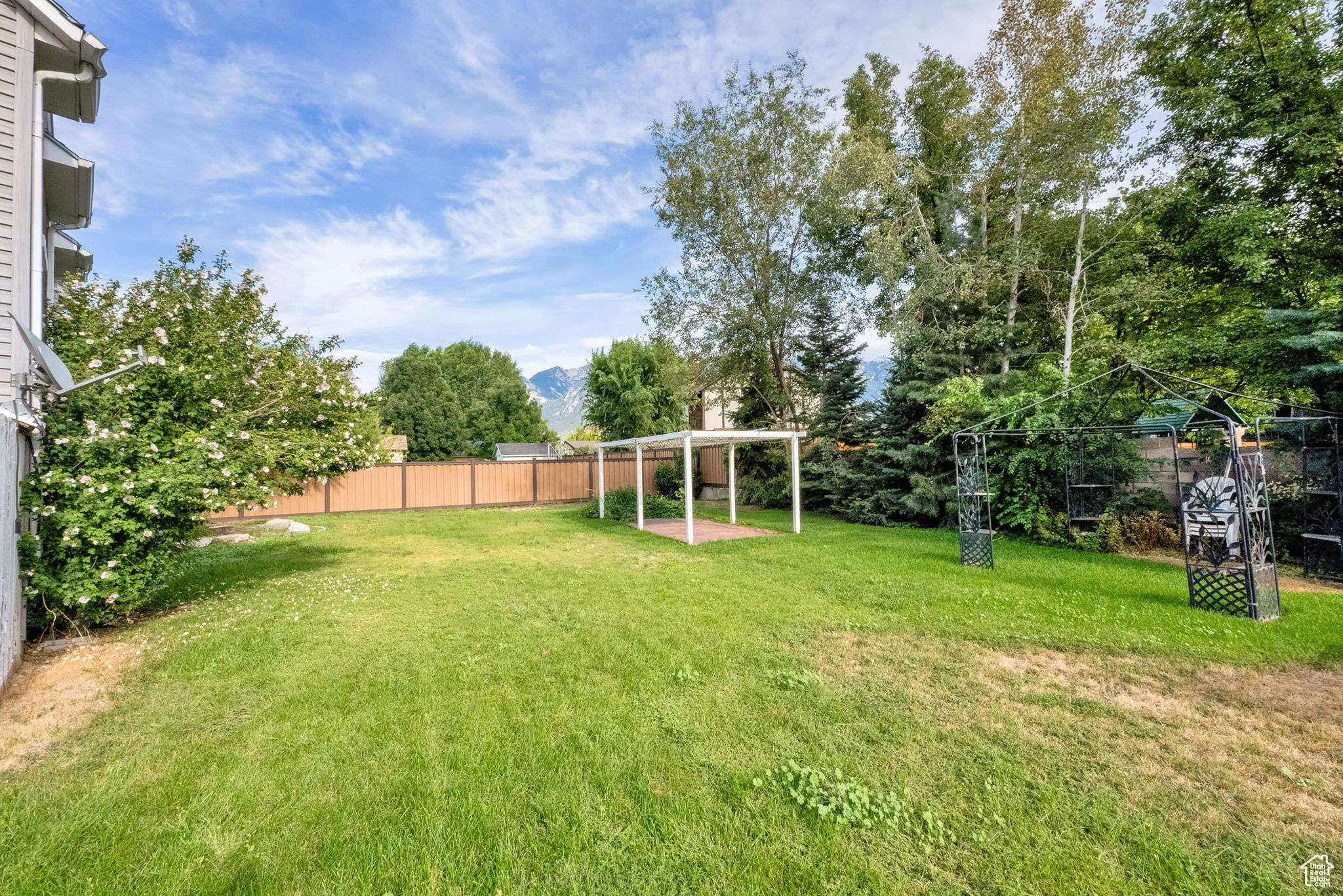 Sandy, Utah, 84092, United States, 4 Bedrooms Bedrooms, ,3 BathroomsBathrooms,Residential,For Sale,1926988