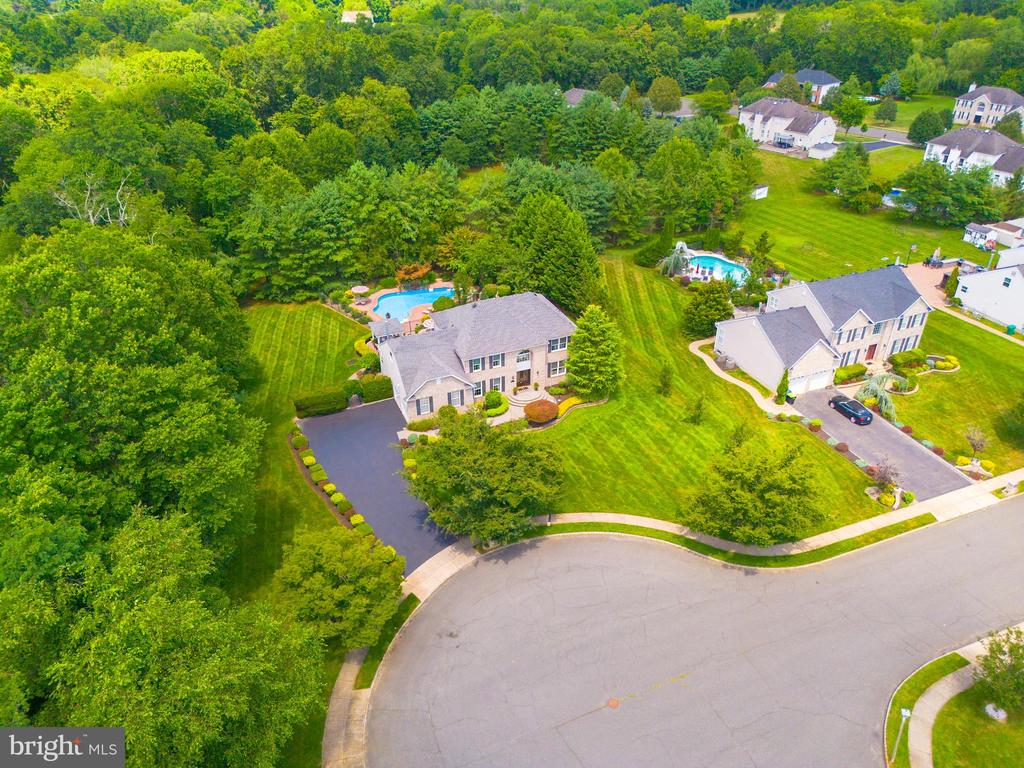 Monroe Township, New Jersey, 08831, United States, 5 Bedrooms Bedrooms, ,4 BathroomsBathrooms,Residential,For Sale,1895133