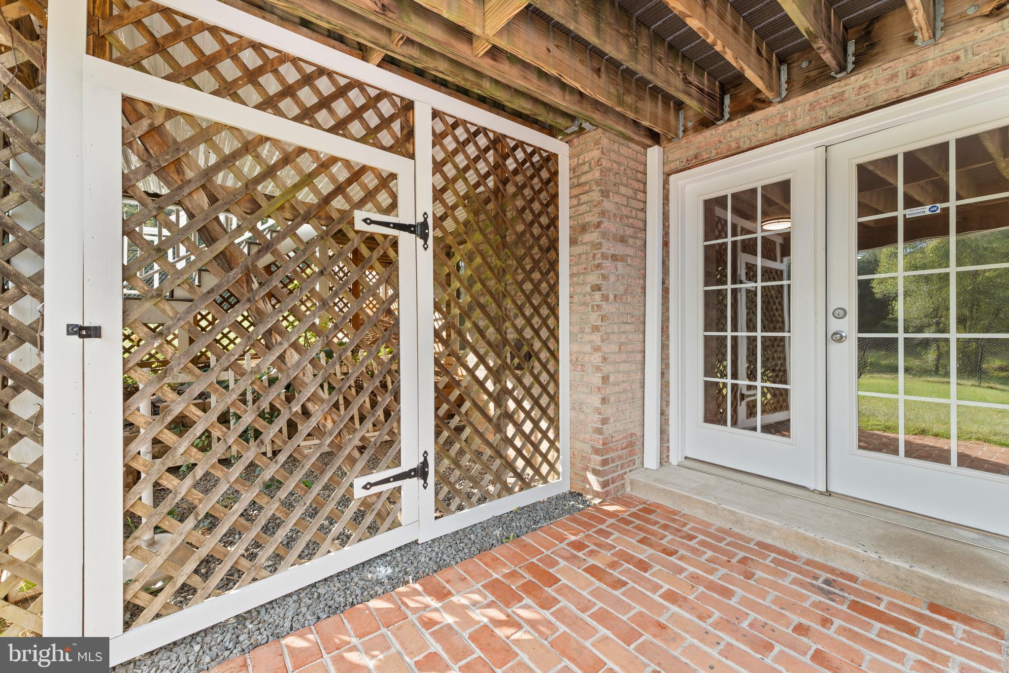 Reva, Virginia, 22735, United States, 4 Bedrooms Bedrooms, ,4 BathroomsBathrooms,Residential,For Sale,1983149