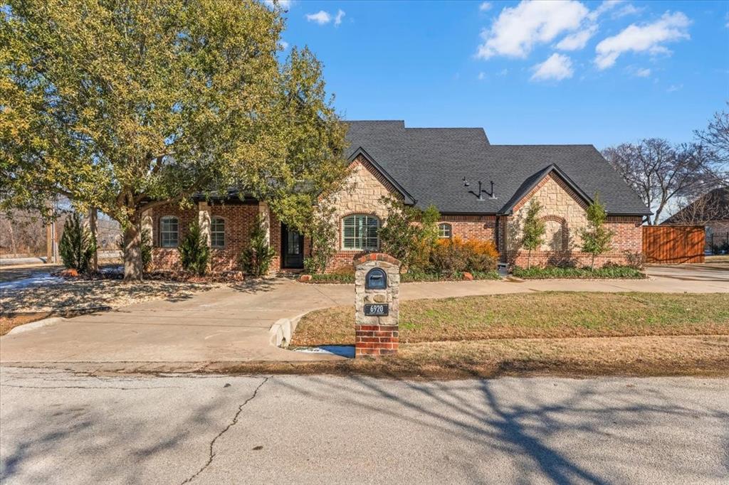 North Richland Hills, Texas, 76182, United States, 4 Bedrooms Bedrooms, ,4 BathroomsBathrooms,Residential,For Sale,2014039