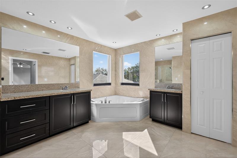 Weston, Florida, 33332, United States, 5 Bedrooms Bedrooms, ,4 BathroomsBathrooms,Residential,For Sale,2003132