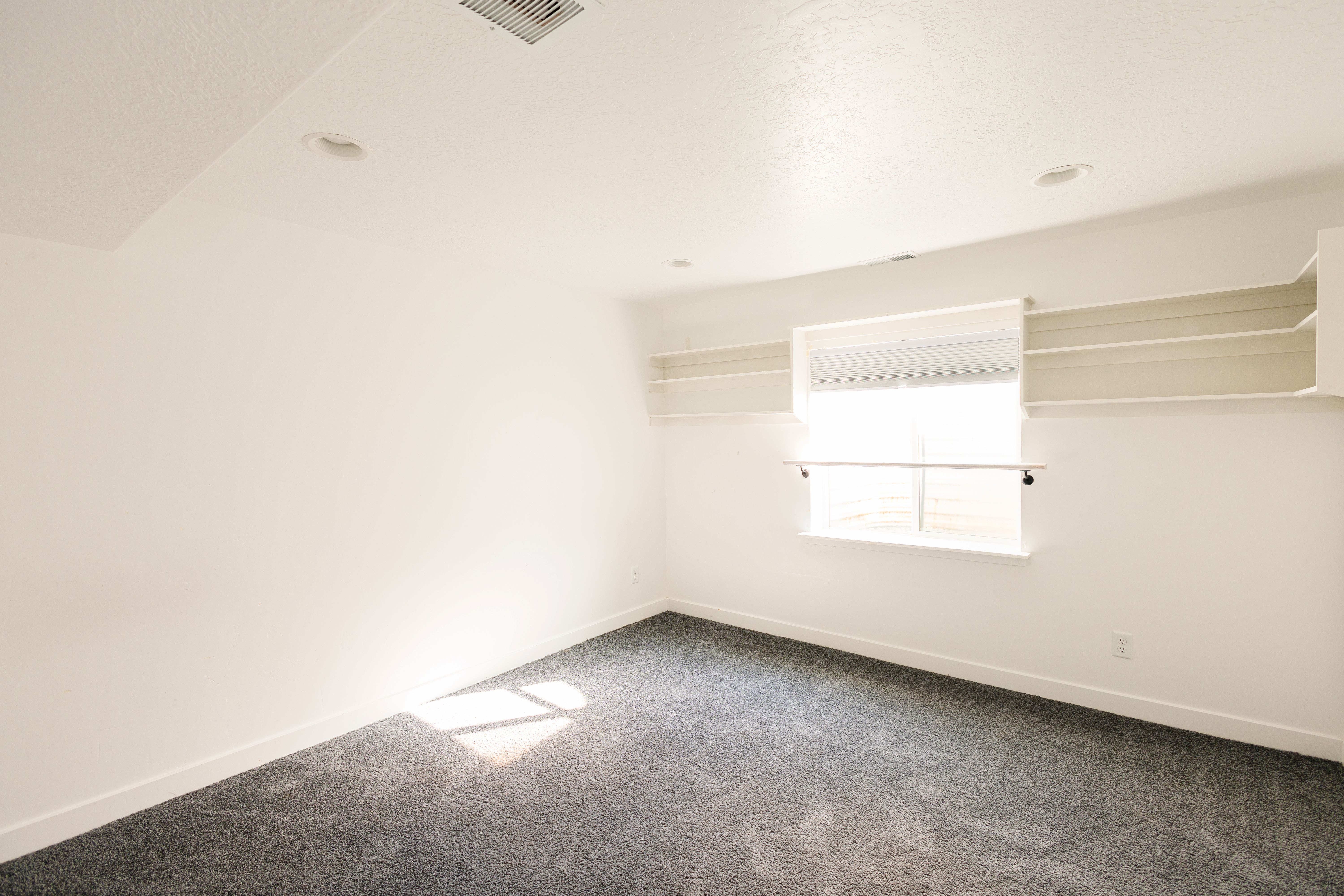 Santaquin, Utah, 84655, United States, 5 Bedrooms Bedrooms, ,5 BathroomsBathrooms,Residential,For Sale,1977423