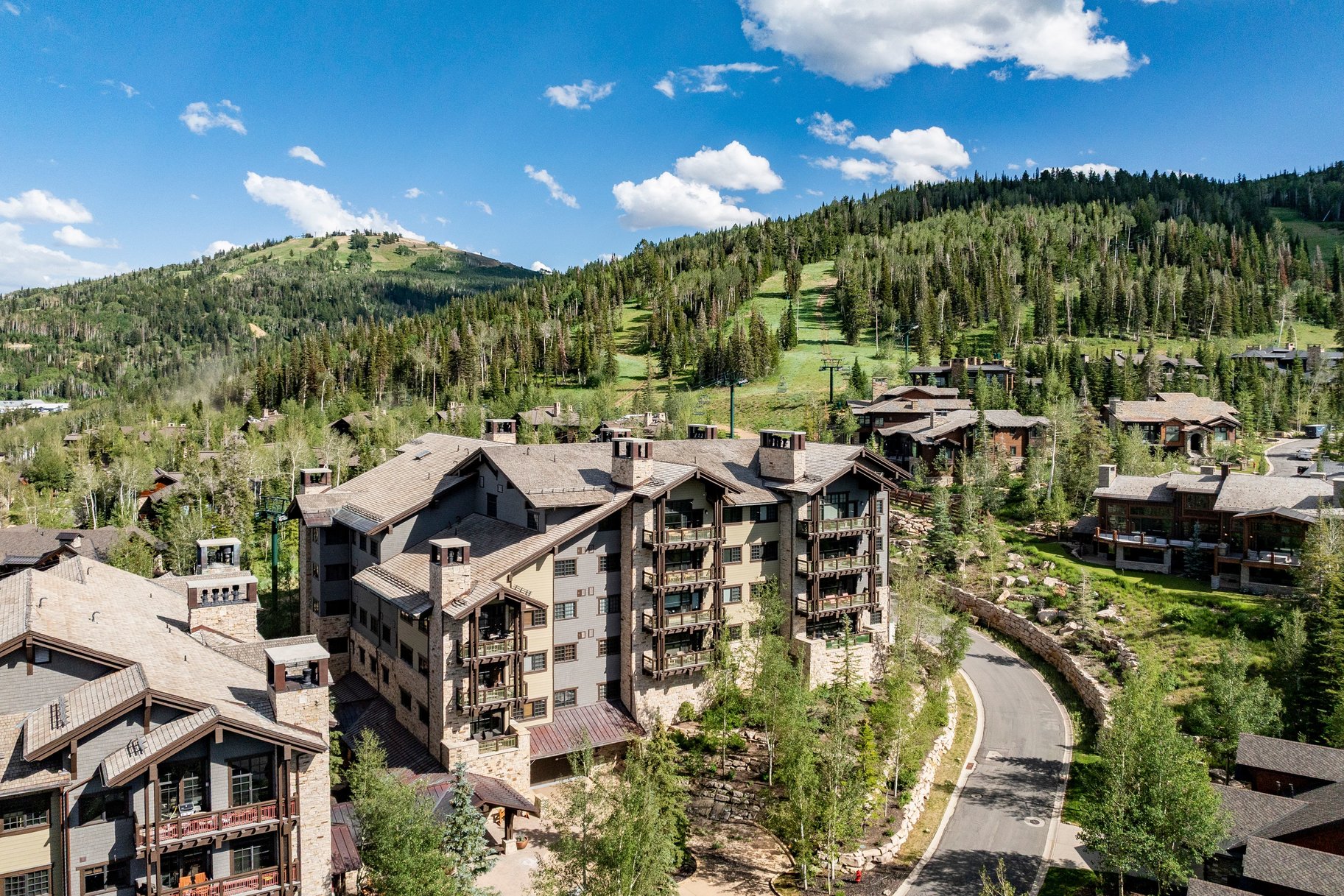  Rarely Available Arrowleaf Condominium With Views Toward Lady Morgan Bowl - 物件實景