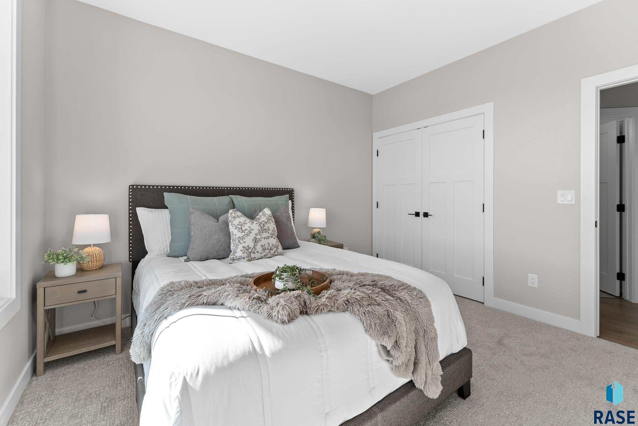 Sioux Falls, South Dakota, 57110, United States, 4 Bedrooms Bedrooms, ,3 BathroomsBathrooms,Residential,For Sale,2005284