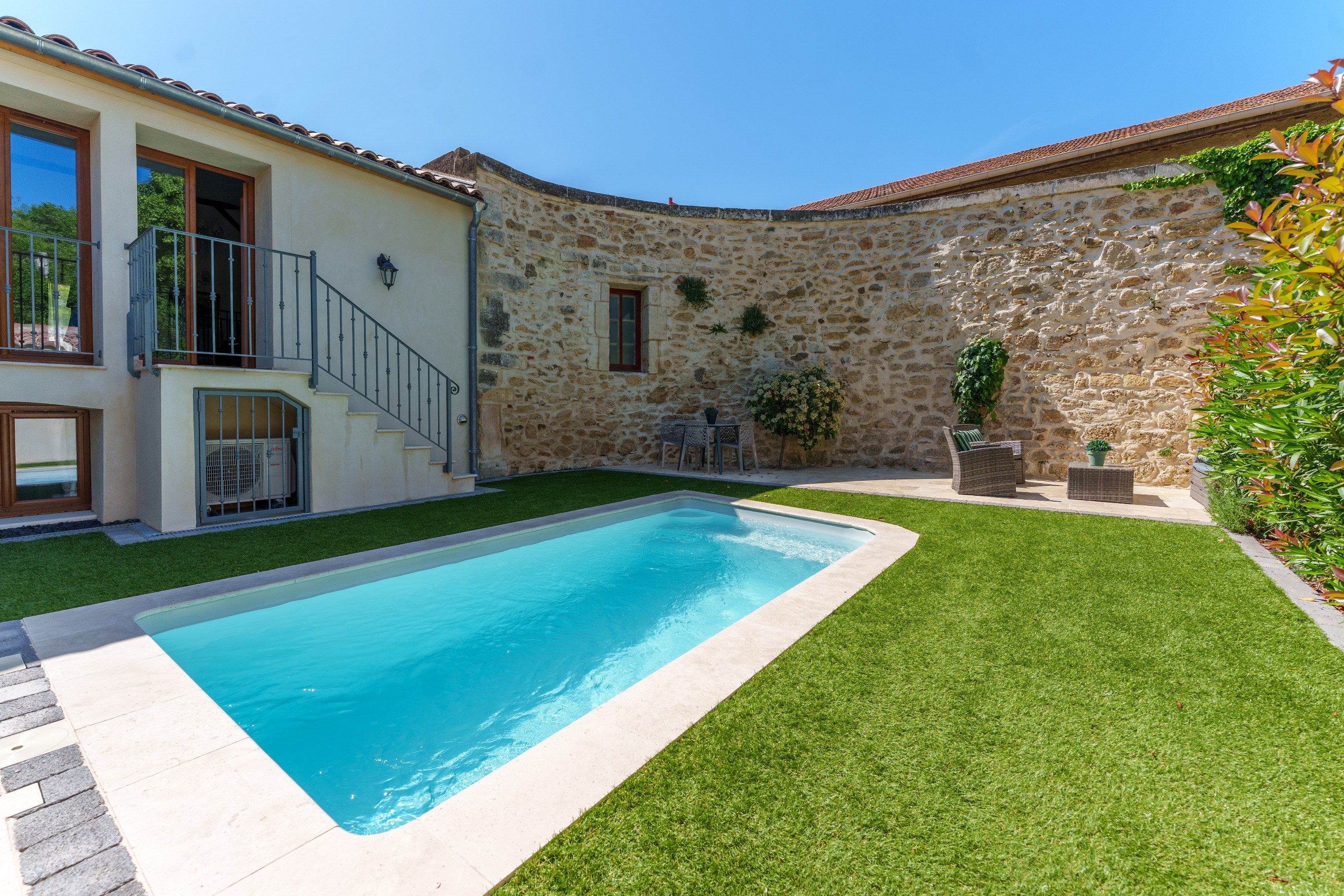  Refined Dual-Residence Barn Conversion with Private Pools & Investment Potential - 物件實景