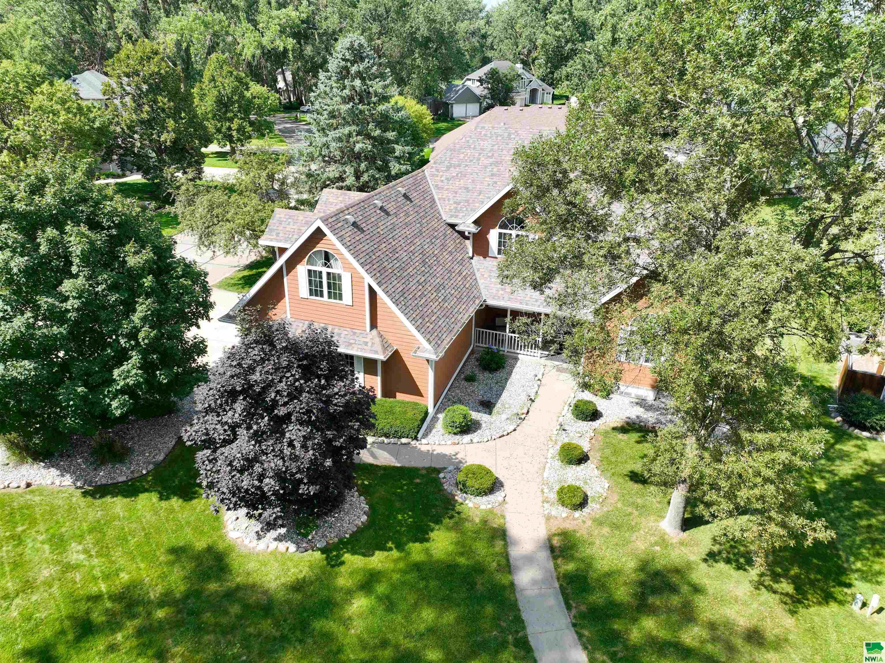 Dakota Dunes, South Dakota, 57049, United States, 5 Bedrooms Bedrooms, ,4 BathroomsBathrooms,Residential,For Sale,1928249