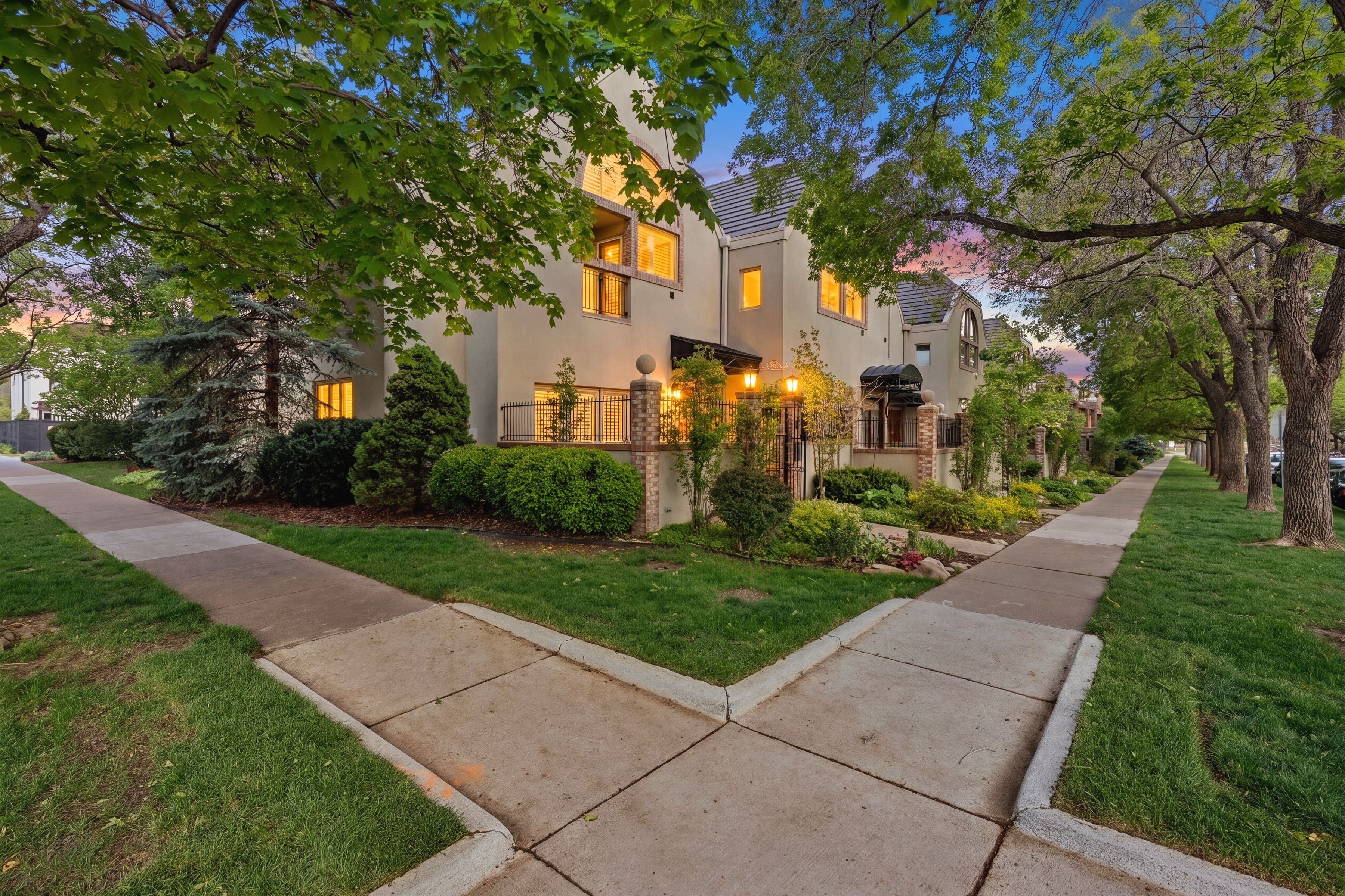  Beautifully Updated Townhouse In The Heart Of Cherry Creek North - 物件實景