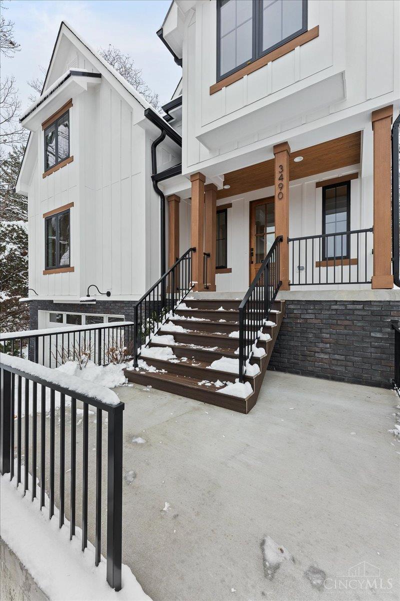 Blue Ash, Ohio, 45241, United States, 4 Bedrooms Bedrooms, ,4 BathroomsBathrooms,Residential,For Sale,2001661