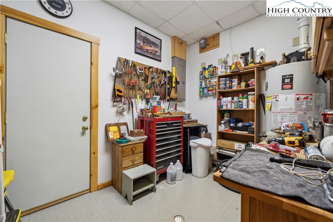 Grassy Creek, North Carolina, 28631, United States, 3 Bedrooms Bedrooms, ,4 BathroomsBathrooms,Residential,For Sale,1991857