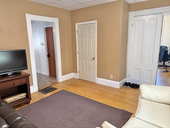Malden, Massachusetts, 02148, United States, 7 Bedrooms Bedrooms, ,3 BathroomsBathrooms,Residential,For Sale,1919106