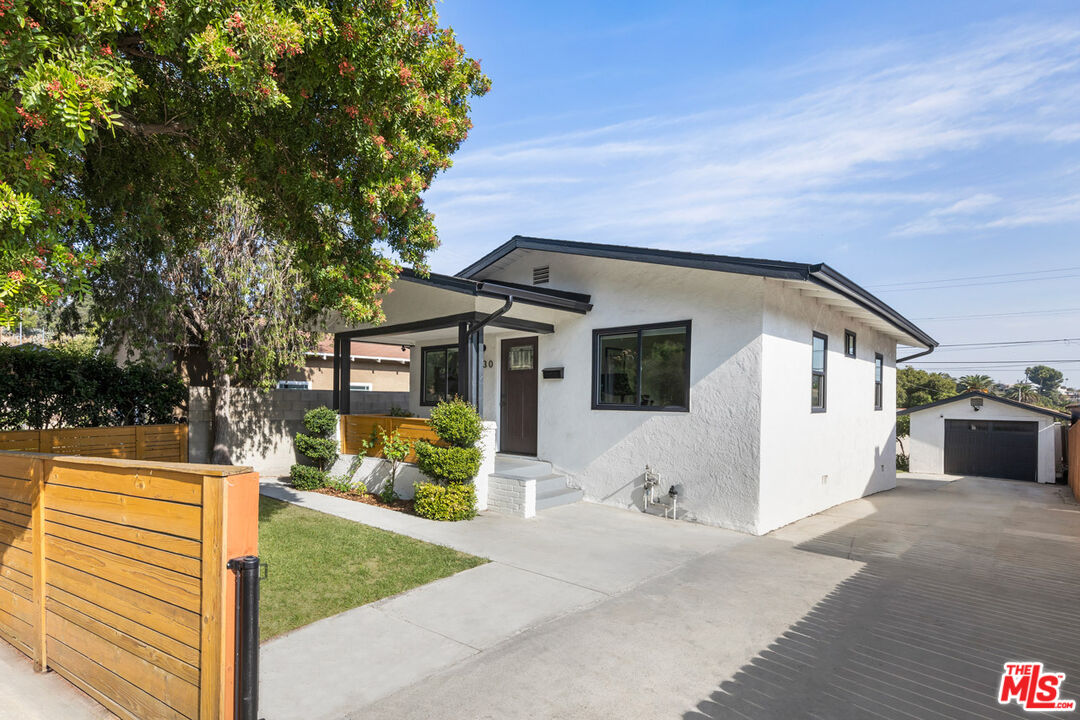 Los Angeles, California, 90032, United States, 3 Bedrooms Bedrooms, ,1 BathroomBathrooms,Residential,For Sale,1992073