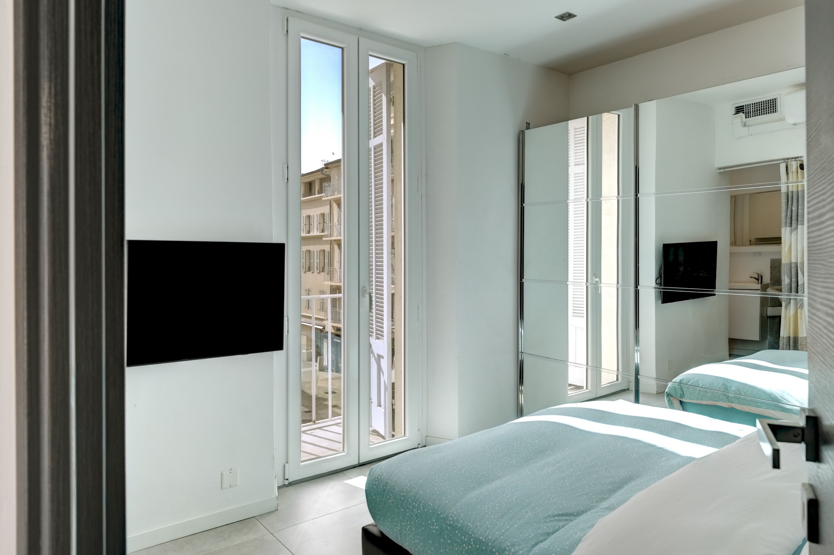  Cannes 2 bedroom apartment 55 sqm with Old Port view, quai Saint-Pierre - 物件實景