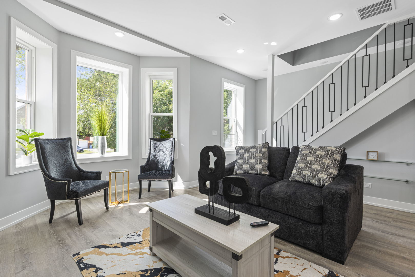 Chicago, Illinois, 60623, United States, 6 Bedrooms Bedrooms, ,Residential,For Sale,1958616