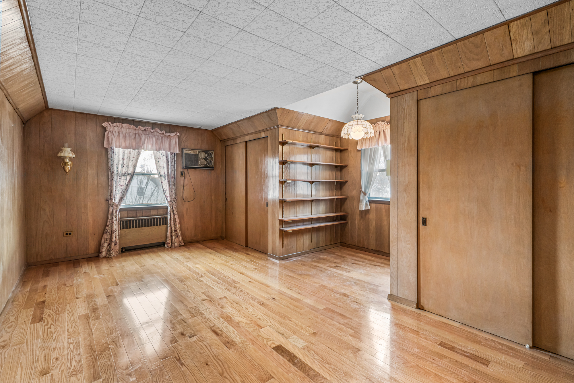  213-06 Richland Avenue, Oakland Gardens, NY, 11364 - 物件實景