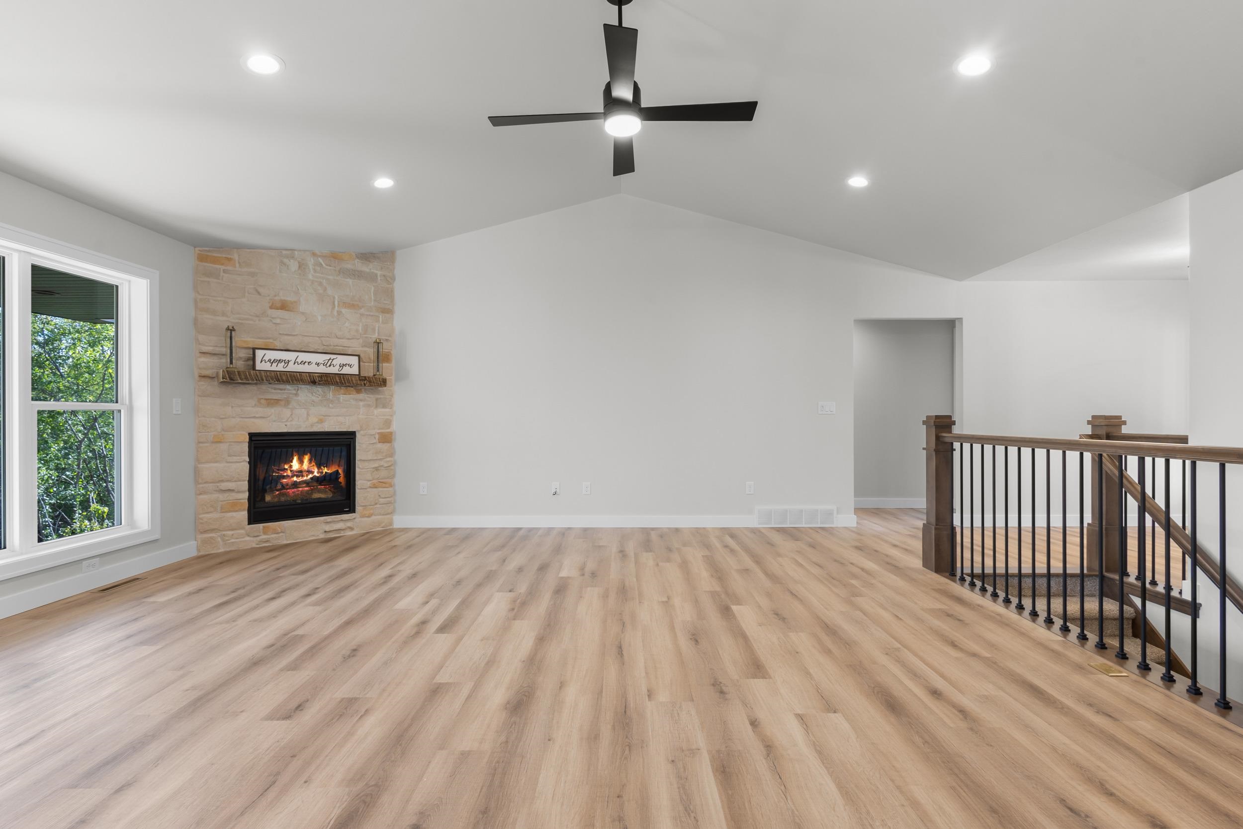 DE PERE, Wisconsin, 54115, United States, 3 Bedrooms Bedrooms, ,3 BathroomsBathrooms,Residential,For Sale,1967985