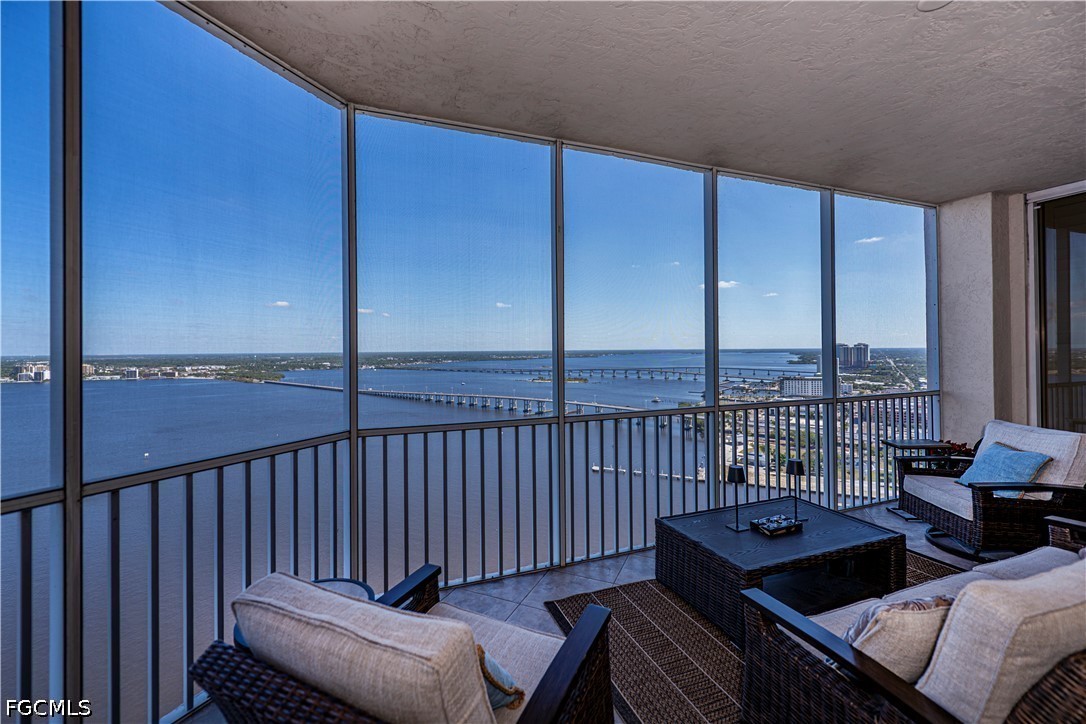 Fort Myers, Florida, 33901, United States, 3 Bedrooms Bedrooms, ,2 BathroomsBathrooms,Residential,For Sale,2037285