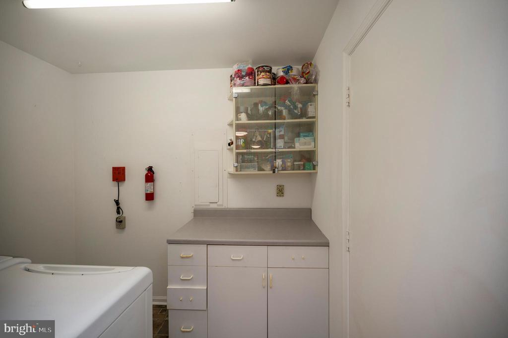 Fredericksburg, Virginia, 22406, United States, 3 Bedrooms Bedrooms, ,2 BathroomsBathrooms,Residential,For Sale,2049336