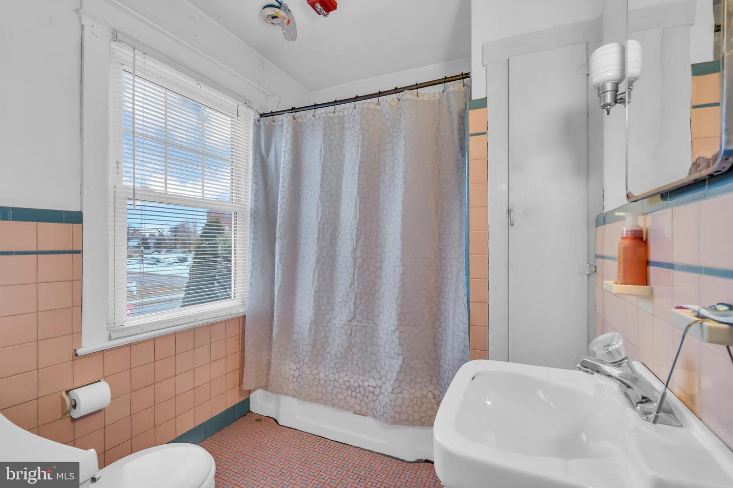 Audubon, New Jersey, 08106, United States, 4 Bedrooms Bedrooms, ,2 BathroomsBathrooms,Residential,For Sale,1989339