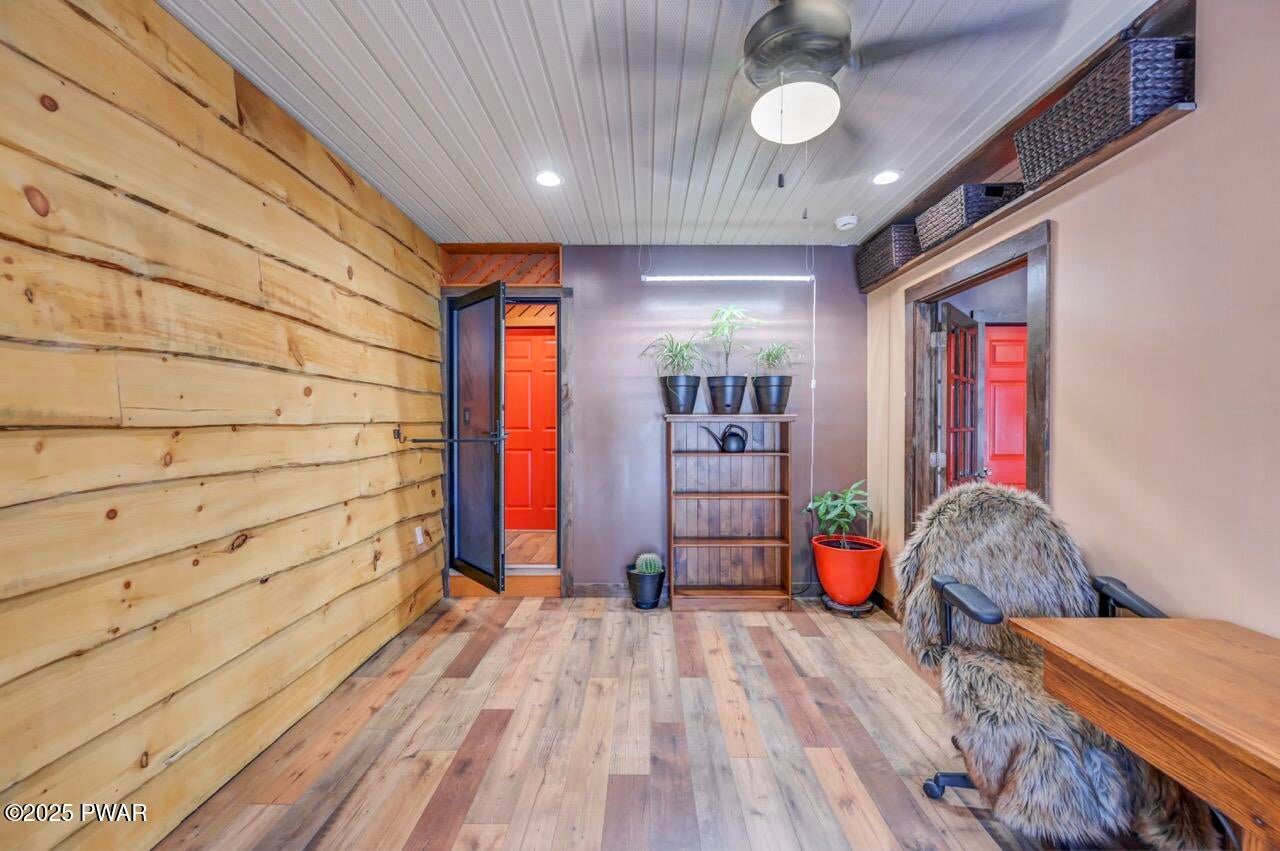 Dingmans Ferry, Pennsylvania, 18328, United States, 2 Bedrooms Bedrooms, ,1 BathroomBathrooms,Residential,For Sale,2006132