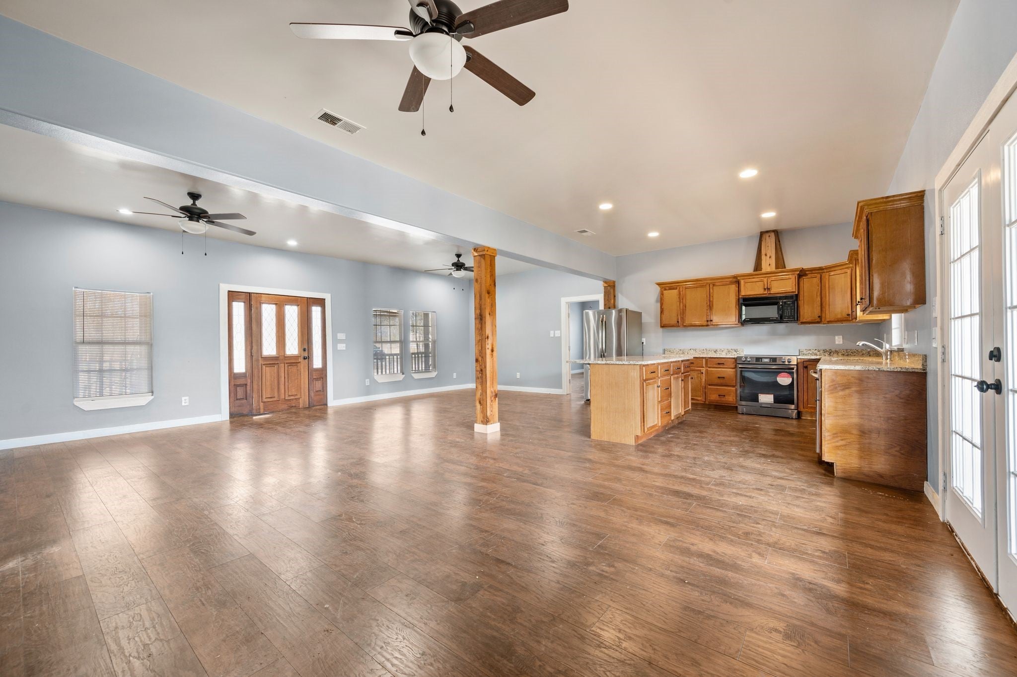 Farmersville, Texas, 75442, United States, 3 Bedrooms Bedrooms, ,2 BathroomsBathrooms,Residential,For Sale,1995432