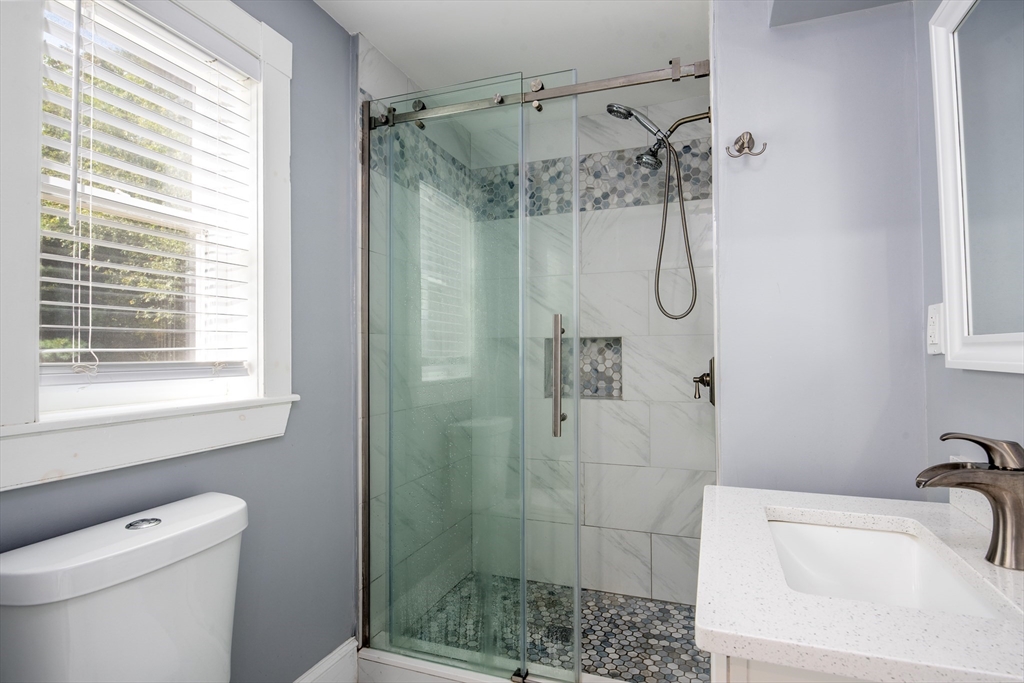 East Bridgewater, Massachusetts, 02333, United States, 4 Bedrooms Bedrooms, ,2 BathroomsBathrooms,Residential,For Sale,1942845