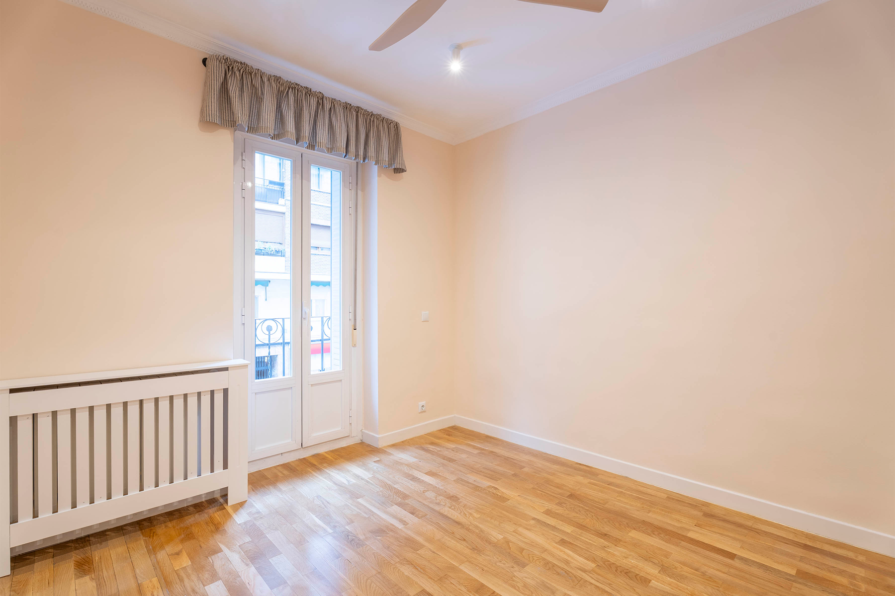  Renovated Flat with Balconies in Trafalgar, Chamberí, Madrid - 物件實景