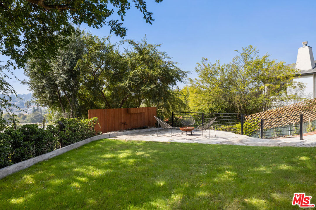 Los Angeles, California, 90065, United States, 3 Bedrooms Bedrooms, ,2 BathroomsBathrooms,Residential,For Sale,1987634