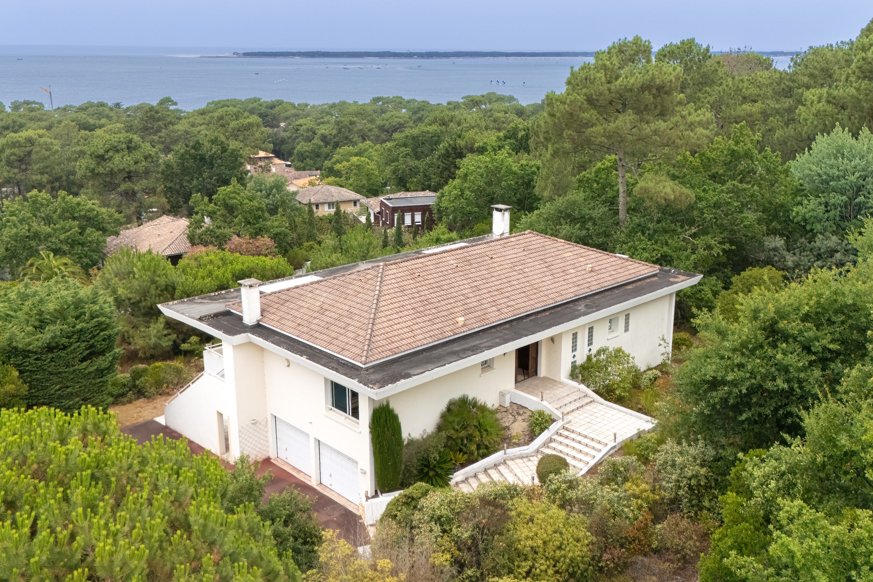  PYLA-SUR-MER – VILLA WITH PANORAMIC VIEWS OVER THE BASSIN D