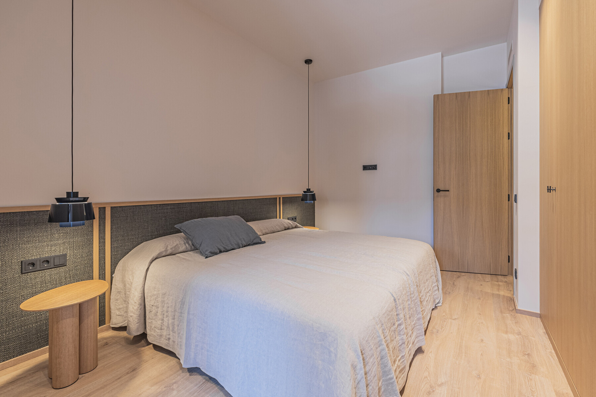  Modernist flat in Eixample with premium finishes in the Quadrat d