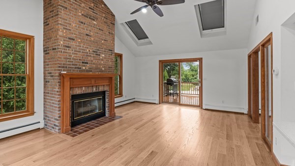 Southborough, Massachusetts, 01772, United States, 4 Bedrooms Bedrooms, ,3 BathroomsBathrooms,Residential,For Sale,1981487