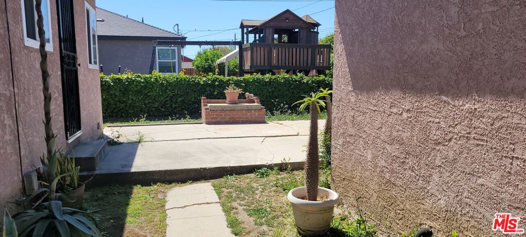 Compton, California, 90220, United States, 3 Bedrooms Bedrooms, ,1 BathroomBathrooms,Residential,For Sale,1846005