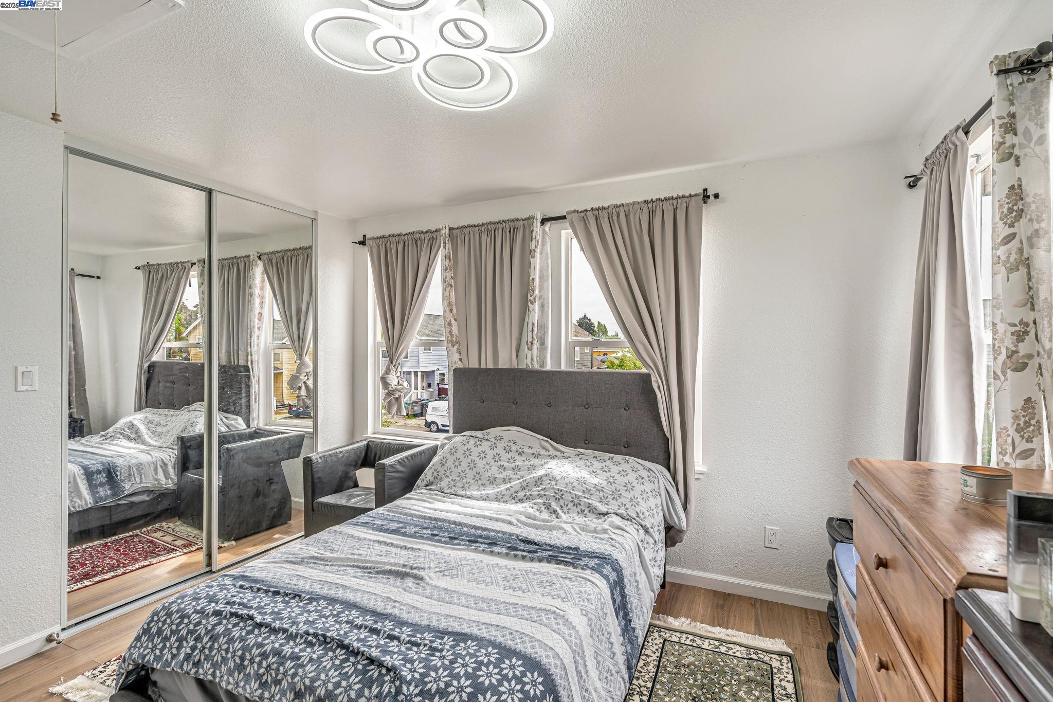 Oakland, California, 94603, United States, 3 Bedrooms Bedrooms, ,2 BathroomsBathrooms,Residential,For Sale,1991687