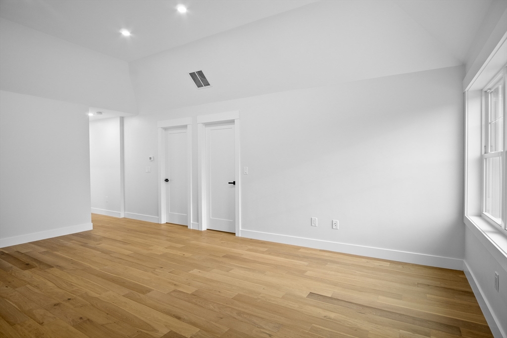 Attleboro, Massachusetts, 02703, United States, 4 Bedrooms Bedrooms, ,3 BathroomsBathrooms,Residential,For Sale,1905664