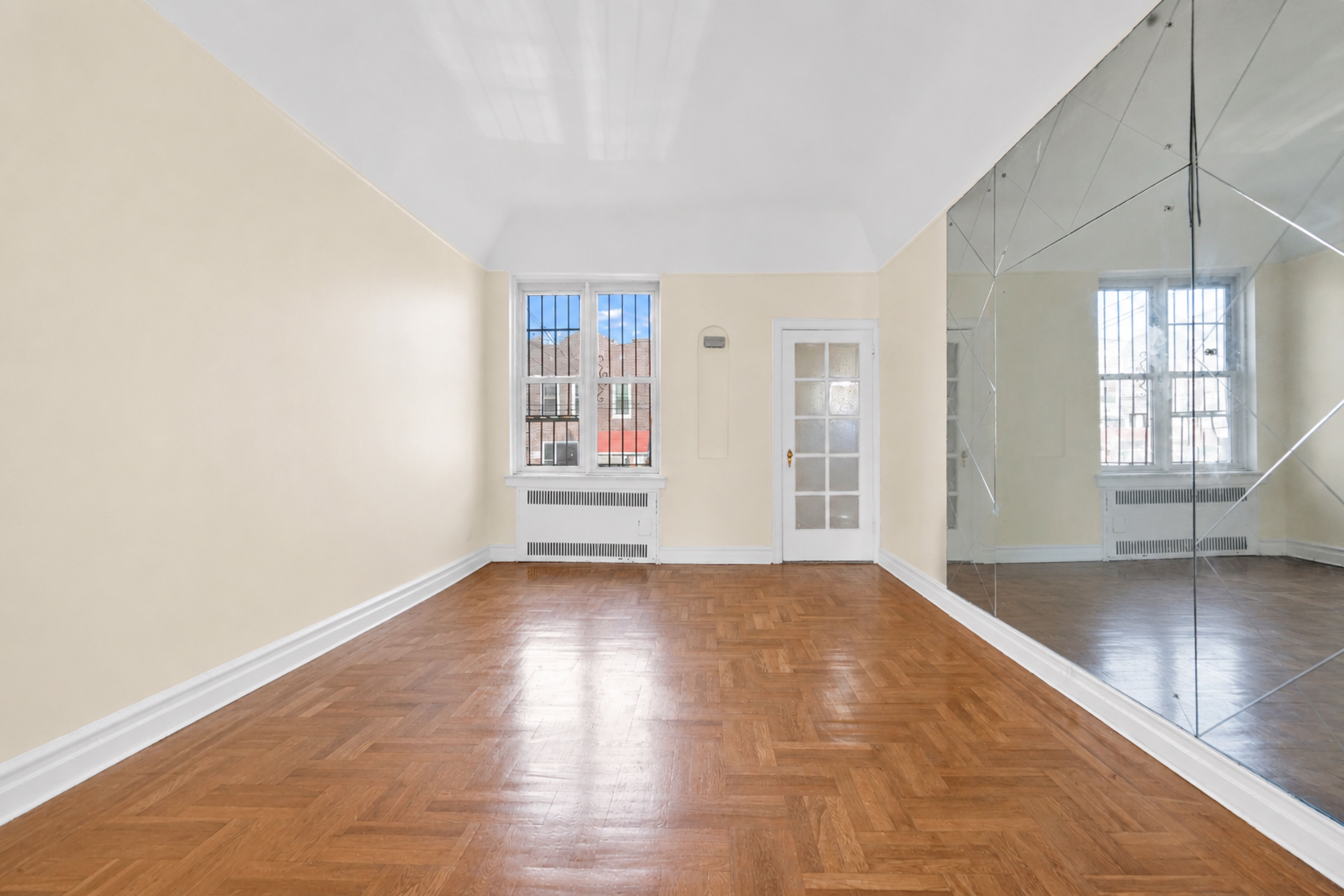  252 E 45th Street, Brooklyn, NY, 11203 - 物件實景