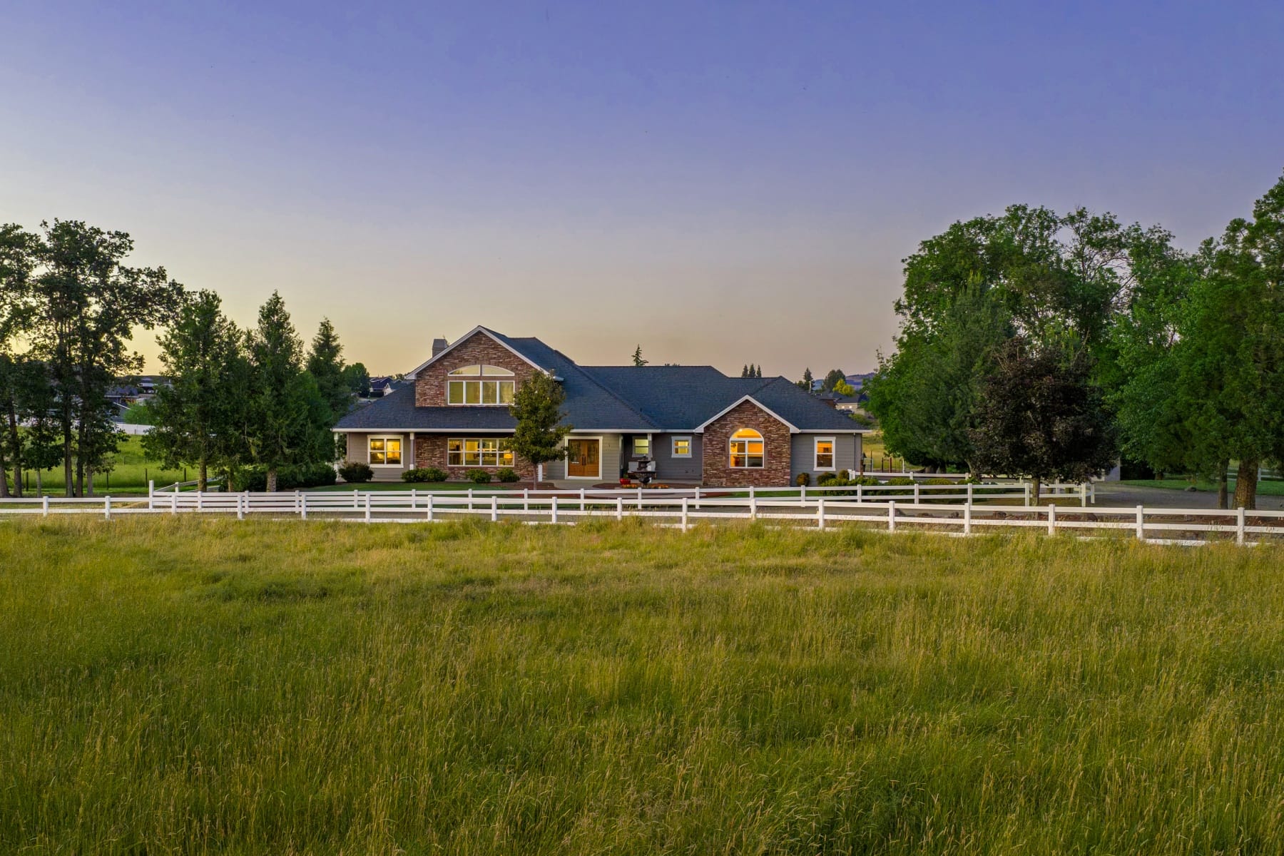  163 Hidden Valley Drive Eagle Point, OR 97524 - 物件實景