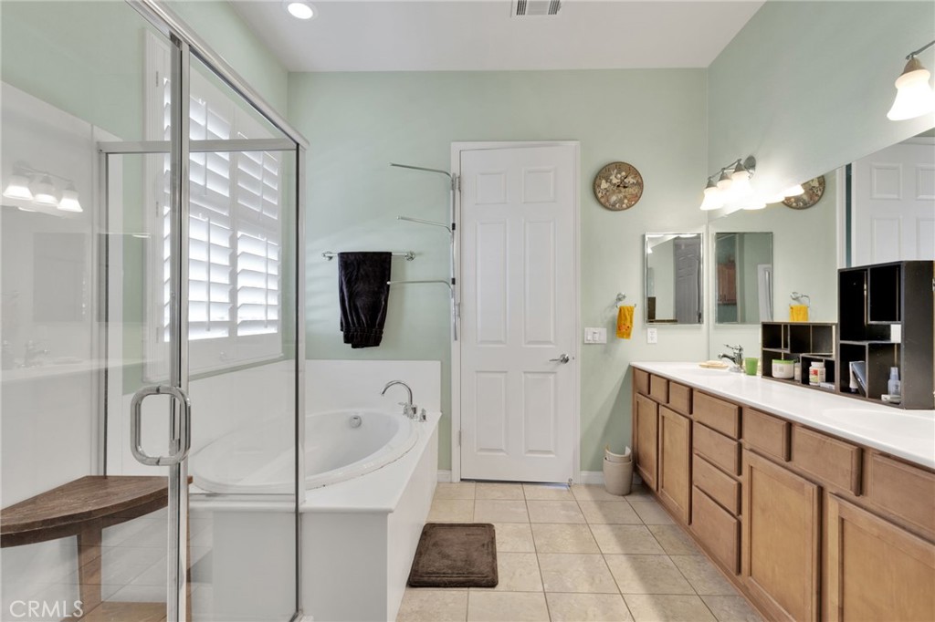 Apple Valley, California, 92308, United States, 2 Bedrooms Bedrooms, ,3 BathroomsBathrooms,Residential,For Sale,1958673