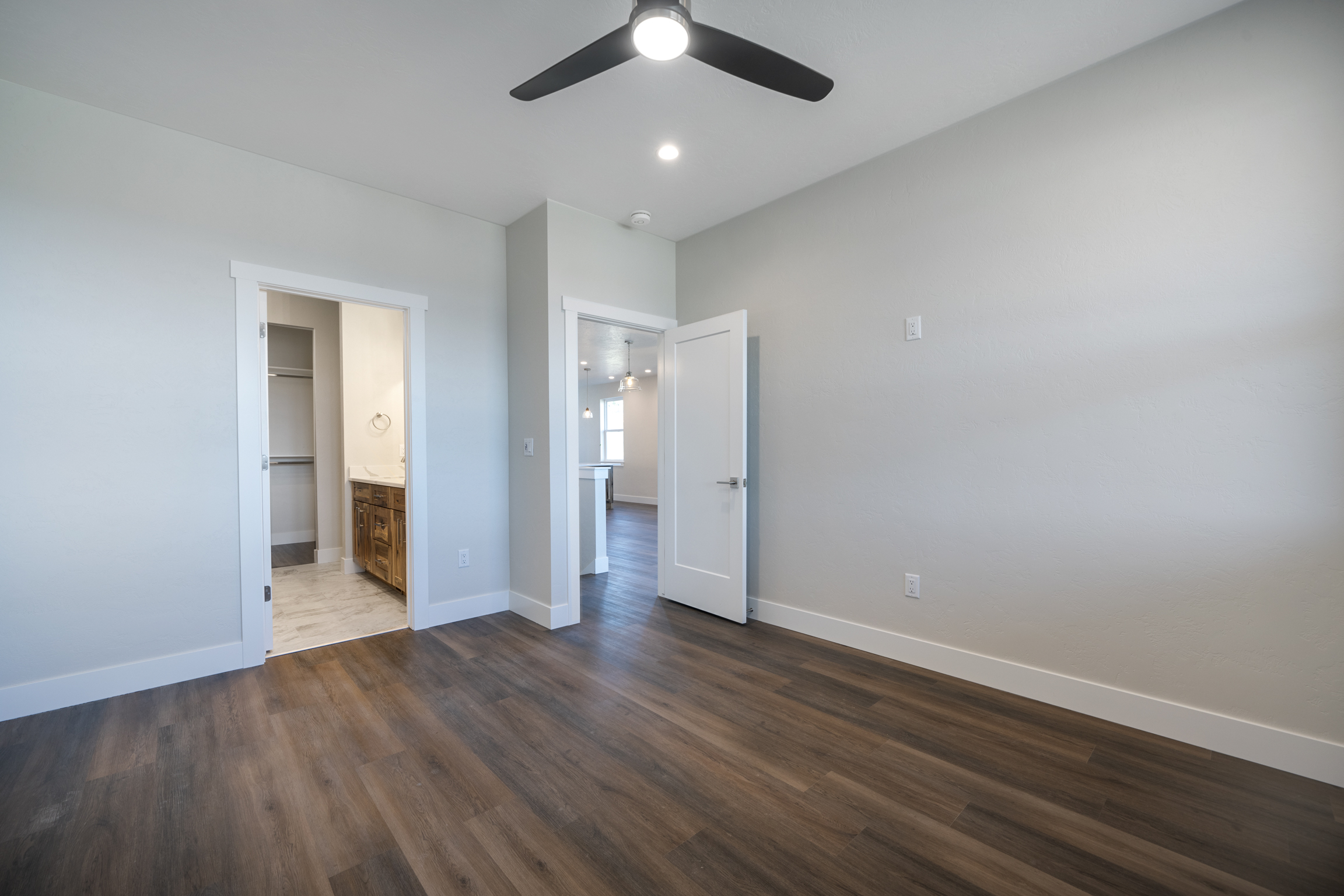 Polson, Montana, 59860, United States, 3 Bedrooms Bedrooms, ,2 BathroomsBathrooms,Residential,For Sale,1882171