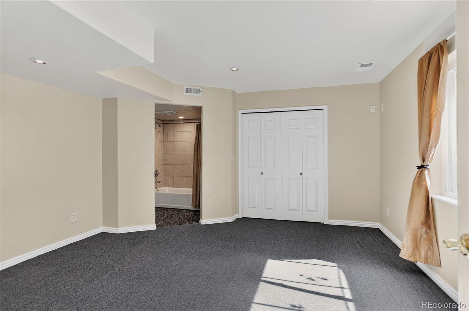 Lakewood, Colorado, 80232, United States, 3 Bedrooms Bedrooms, ,4 BathroomsBathrooms,Residential,For Sale,1941037