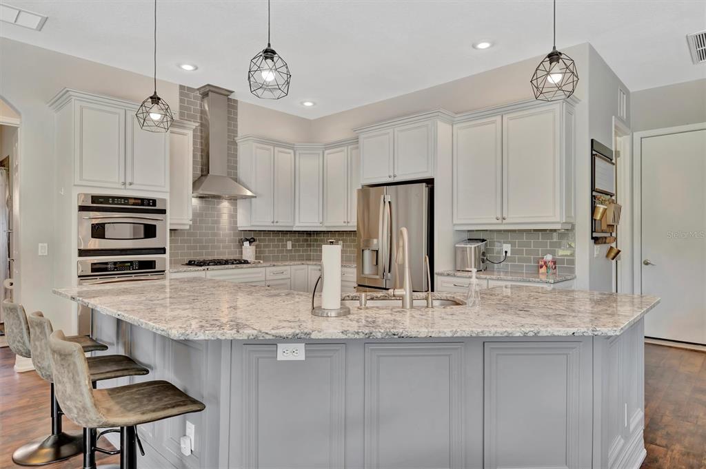 Bradenton, Florida, 34212, United States, 3 Bedrooms Bedrooms, ,4 BathroomsBathrooms,Residential,For Sale,1910869